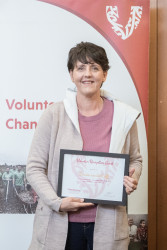 Loraine van der Colff, from Birthright, with her award