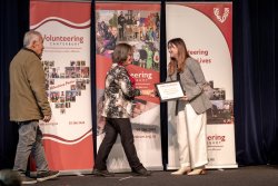 Kathy and Alae Tuu'u, Christchurch Kidney Society, with their Award
