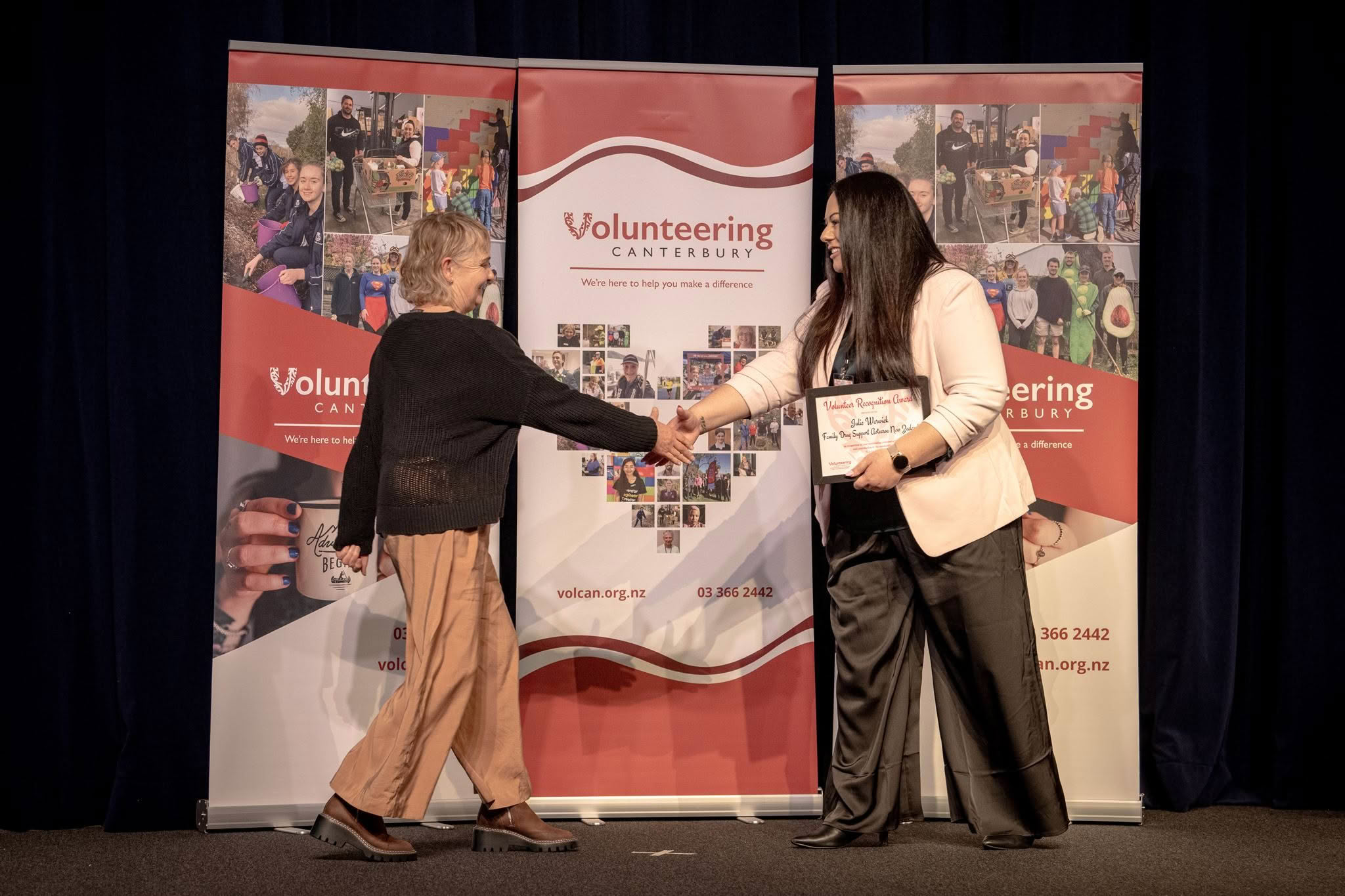 Julie Warwick, Family Drug Support Aotearoa New Zealand, receiving a Volunteer Recognition Award at the 2026 ceremony.